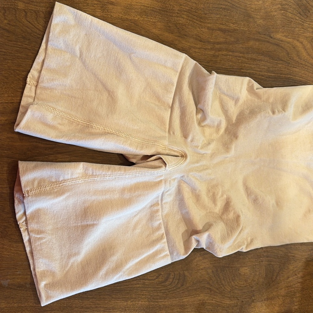 Spanx Higher Power Short size M color soft nude Comes with no box looks clean. - Picture 2 of 9